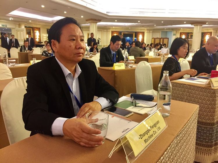 manbet董事长景奉国出席聚会