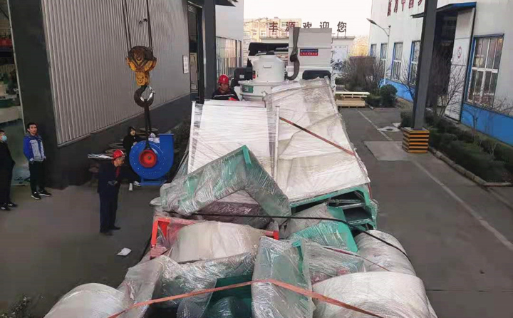 颗粒唬机生产线装车完成