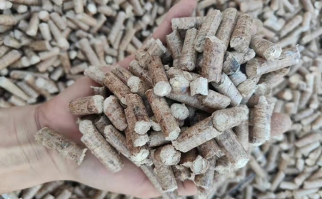 取暖和季前广积粮，，，生物质颗粒迎来旺季